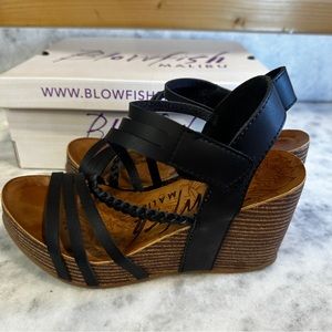 BLOWFISH WEDGE PLATFORM BLACK SANDALS